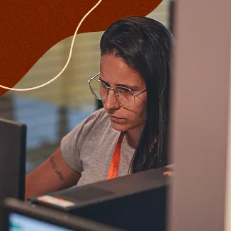 No Jeito Caseiro, acreditamos que os desafios são parte essencial da nossa trajetória. Eles nos impulsionam a buscar novas soluções, inovar e encontrar caminhos diferentes para fazer sempre melhor. Cada obstáculo superado se transforma em aprendizado e crescimento, fortalecendo nossa equipe e preparando a empresa para voar ainda mais alto.
