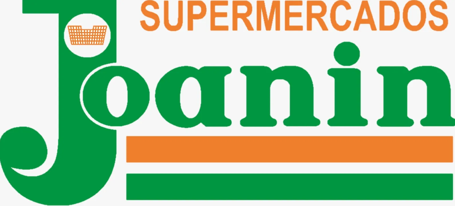 Logotipo do Supermercados Joanin. O nome da marca está em letras grandes e verdes, com a palavra "SUPERMERCADOS" em laranja acima. O "J" inicial é estilizado com um pequeno cesto de compras laranja no topo. Abaixo do nome, há duas faixas horizontais, uma laranja e uma verde.