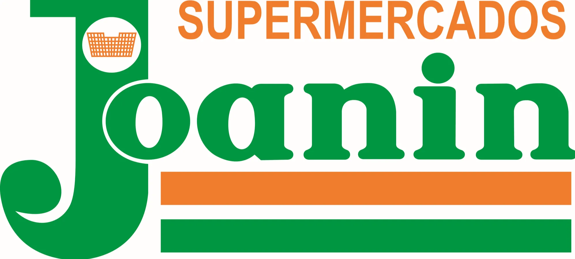 Logotipo do Supermercados Joanin. O nome da marca está em letras grandes e verdes, com a palavra "SUPERMERCADOS" em laranja acima. O "J" inicial é estilizado com um pequeno cesto de compras laranja no topo. Abaixo do nome, há duas faixas horizontais, uma laranja e uma verde.