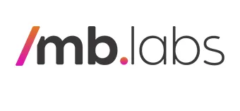 Logo da MB Labs, com letras pretas e uma barra estilo código em dregradê laranja com rosa.