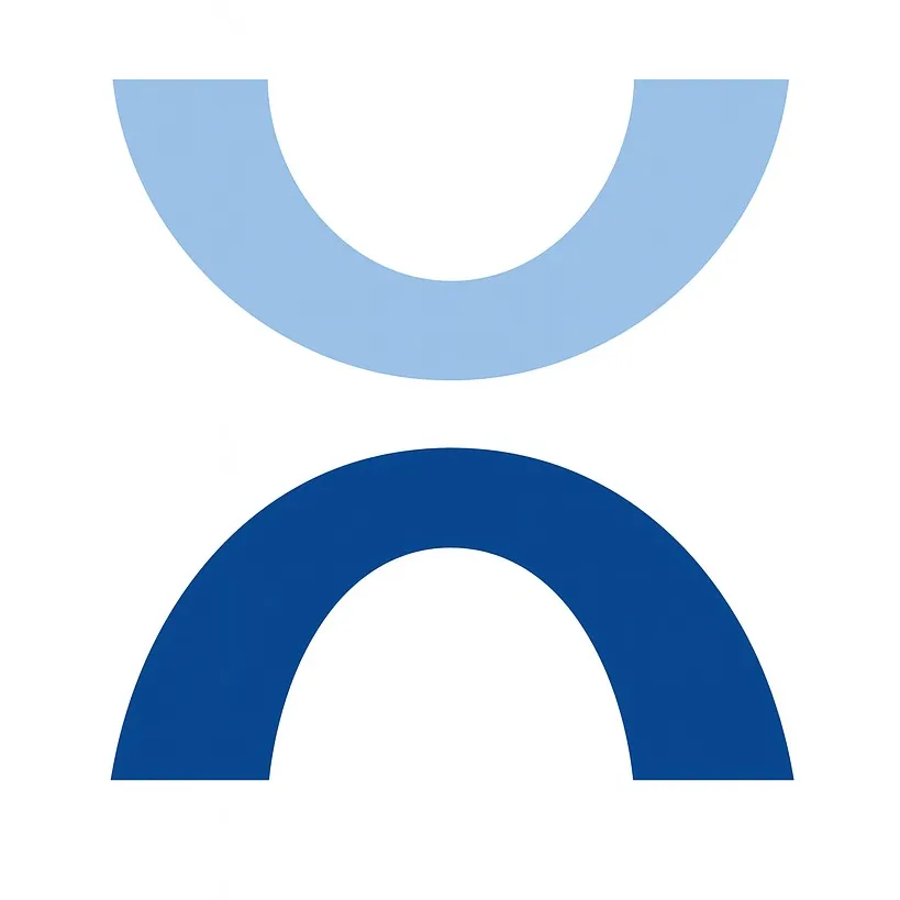 O logotipo é composto por dois arcos espessos, dispostos verticalmente e separados por um espaço em branco.

Arco superior: Localizado na parte de cima, de cor azul-claro, posicionado com a abertura voltada para baixo (formando um “U” invertido).

Arco inferior: Abaixo, de cor azul-escuro, com a abertura voltada para cima (formando um “U” na posição normal).

O design é minimalista, com linhas limpas e curvas suaves, transmitindo uma sensação de equilíbrio e simetria visual.
