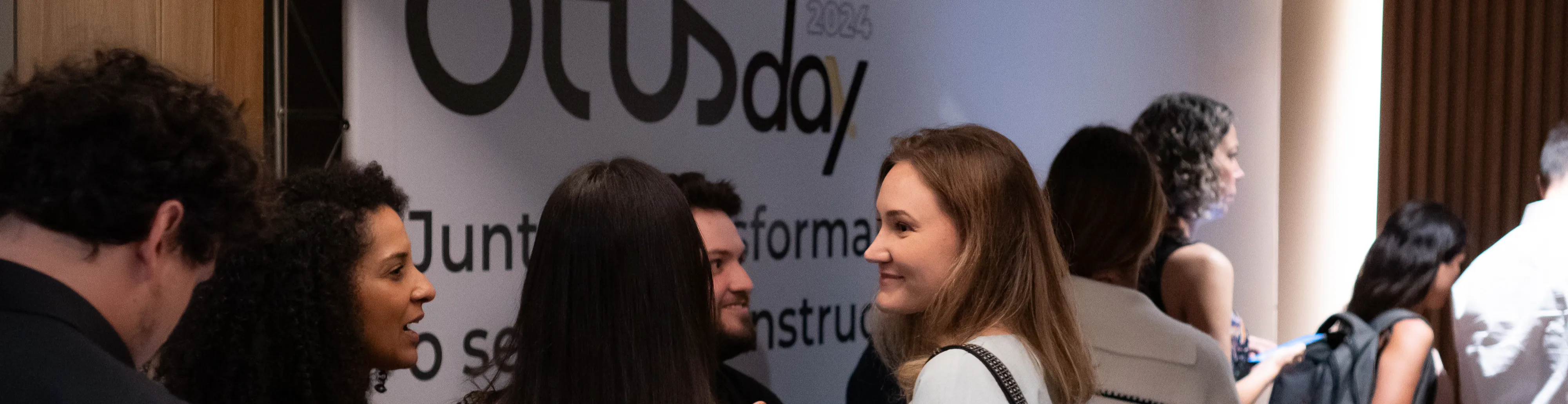 Participação nos eventos presenciais da empresa, e no evento anual de encontro com os clientes