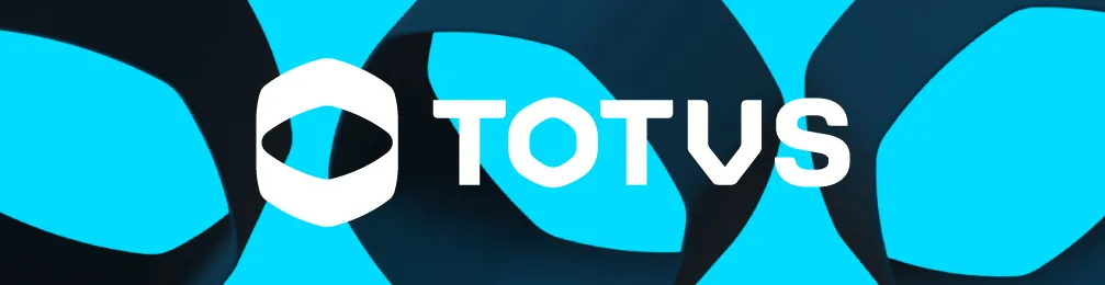 Imagem com fundo em azul vibrante e formas tridimensionais escuras que lembram elos entrelaçados. No centro da imagem, está o logotipo da TOTVS em branco. À esquerda, há o símbolo característico da marca, uma forma hexagonal com um corte oval no meio. Ao lado direito do símbolo, está escrito "TOTVS" em letras maiúsculas e brancas, com uma fonte moderna e em negrito.