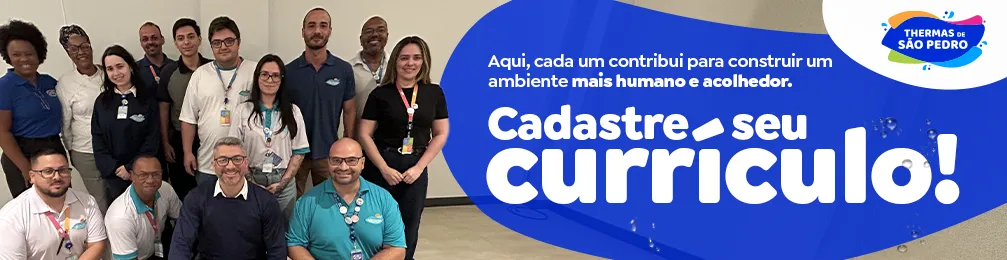 Banner de recrutamento com um time de colaboradores de várias etinias e de vários setores sorrindo. Texto: "Aqui, cada um contribui para construir um ambiente mais humano e acolhedor. Cadastre seu currículo!