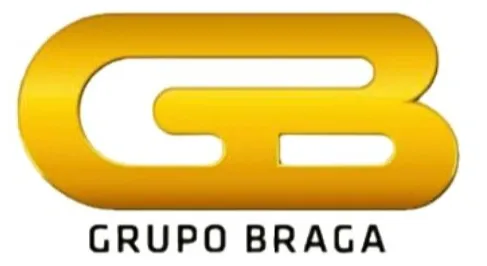 O logotipo é composto por um símbolo dourado, que une as letras G e B em um design moderno e contínuo, com acabamento arredondado e aparência metálica brilhante, transmitindo inovação e solidez.

Abaixo do símbolo, está escrito "GRUPO BRAGA" em letras maiúsculas, pretas, com uma fonte simples e direta, reforçando a identidade corporativa.