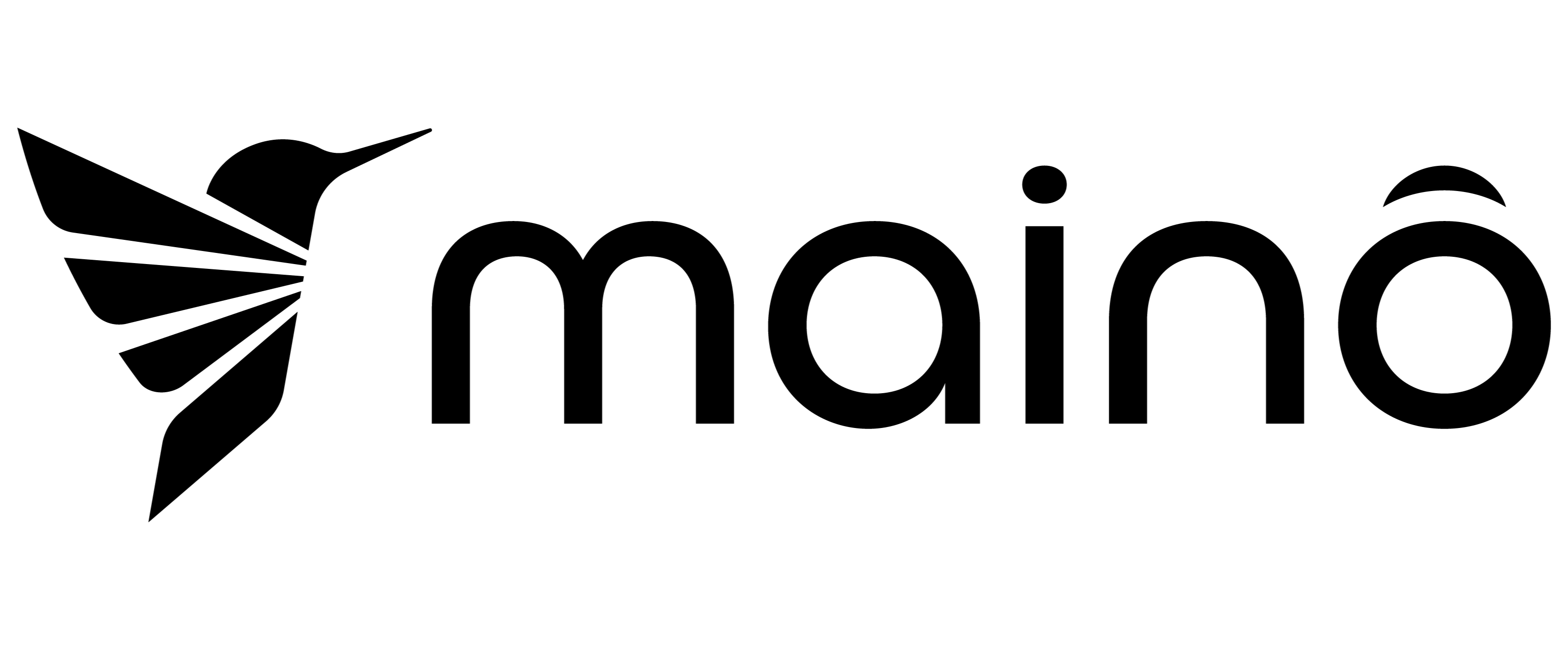 Na logo da empresa Mainô, você encontrará o nome "Mainô" escrito. À esquerda do nome, há uma representação visual das cores da empresa, que formam um degradê. Essas cores estão dispostas no formato de penas, que se assemelham às penas de um beija-flor. Essa conexão com o beija-flor é especial, pois o nome "Mainô" tem origem na língua guarani, e o beija-flor é uma referência importante para a empresa.